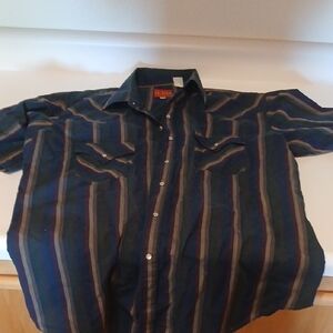 Men's Short-Sleeve Striped Button-Down Shirt in Navy and Brown